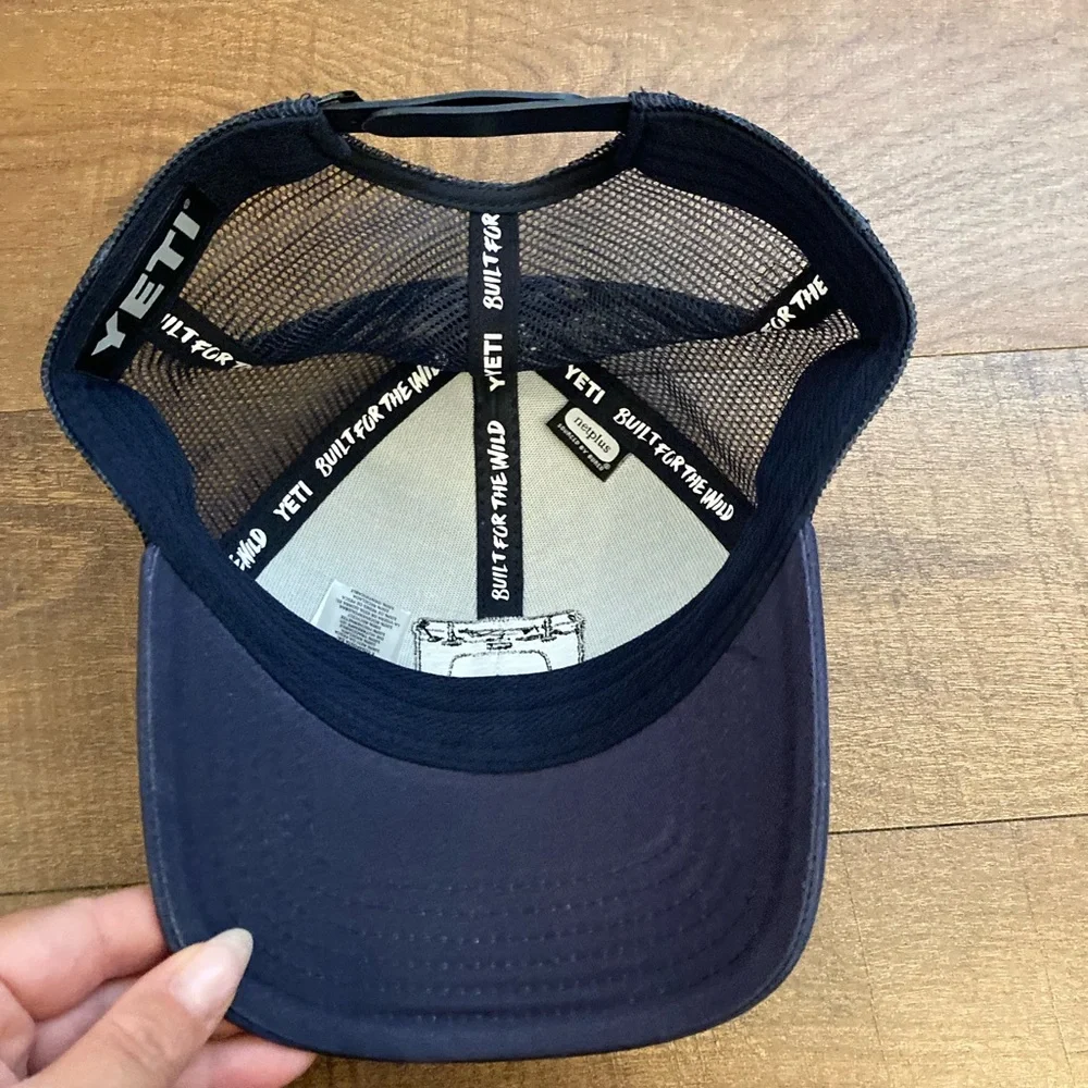 YETI Tundra Badge Low Pro Trucker Hat SnapBack Camping Hiking Fishing Unisex OS